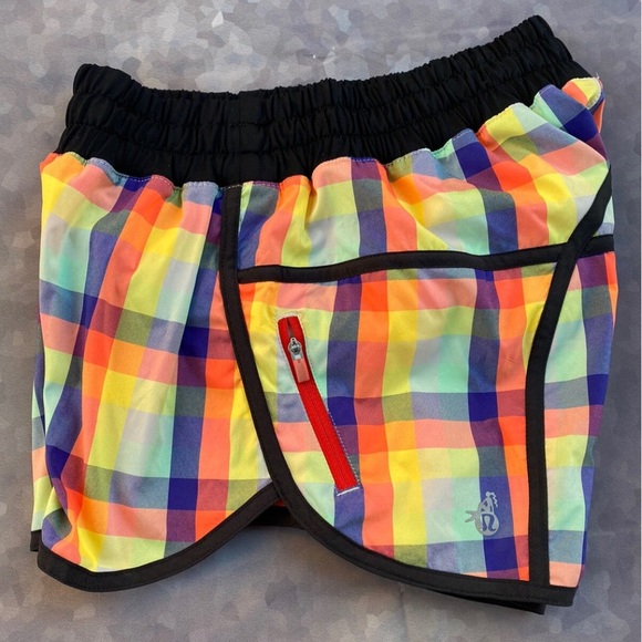 ✨RARE Lululemon Seawheeze Tracker Shorts – Size 8✨ - Picture 3 of 3